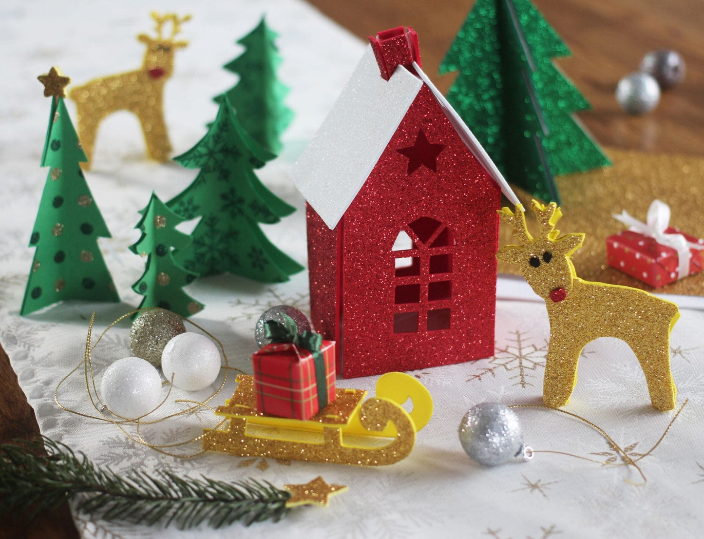 Villem Käsitöö sädelev vahtpaber GLITTER A4, 5lk Happy Color