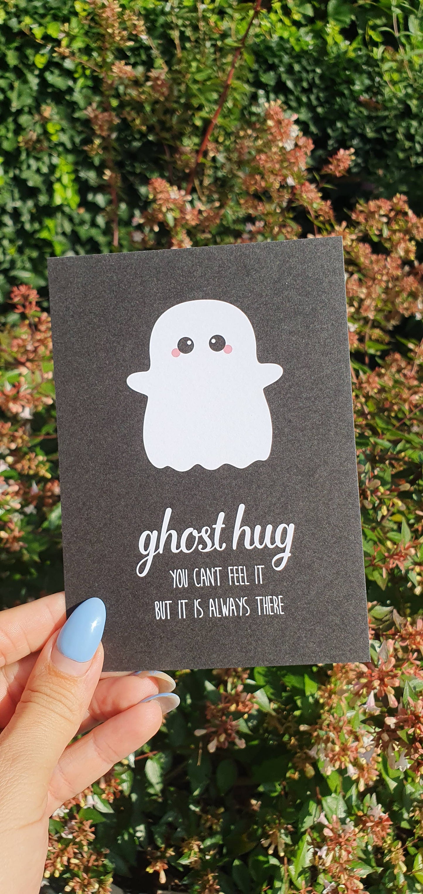 Villem Postkaart – “Ghost Hug” Studio Inktvis