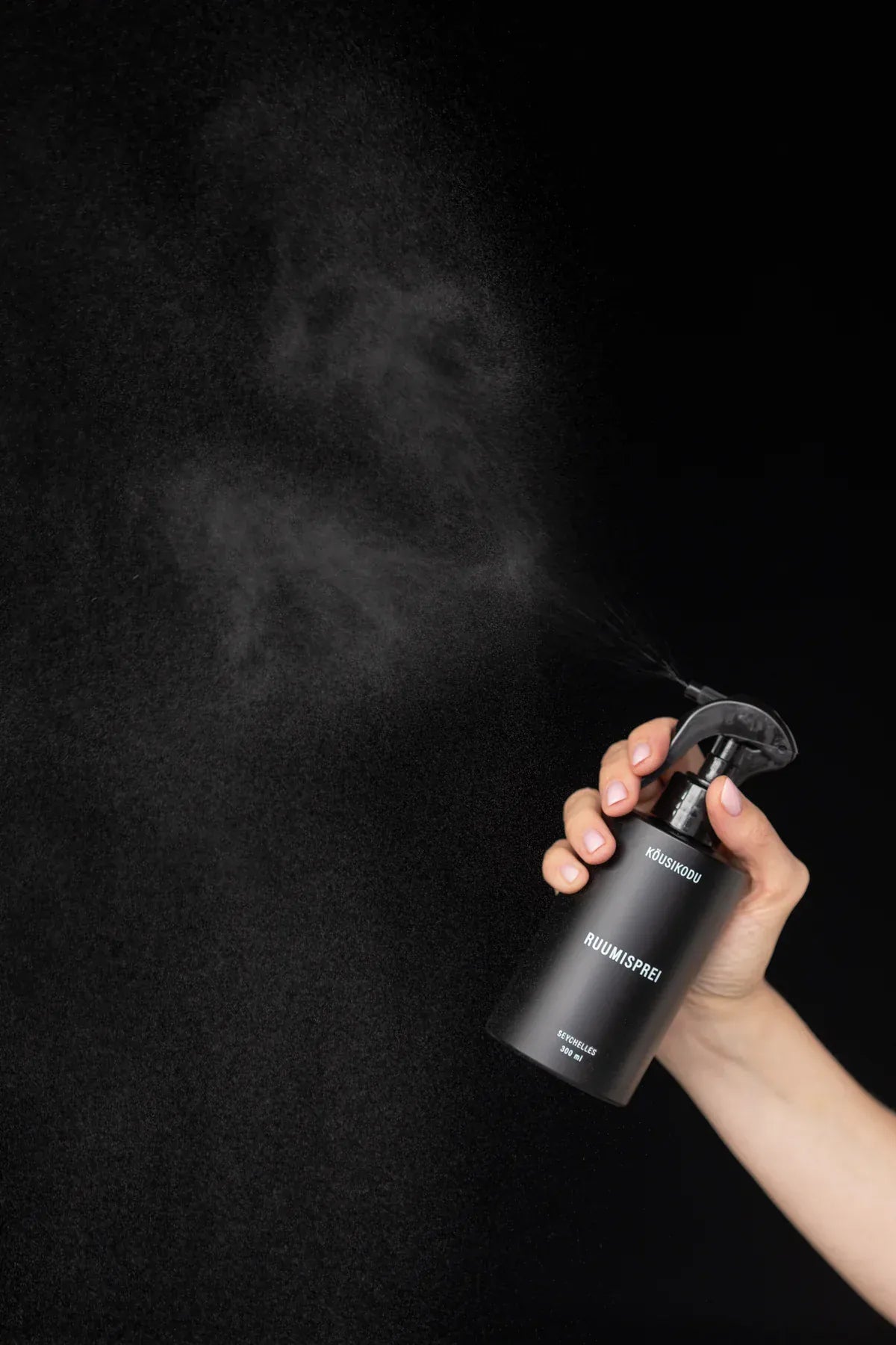 Villem Köusikodu ruumi- ja tekstiilisprei “Tsitrus sandlipuu” Köusikodu