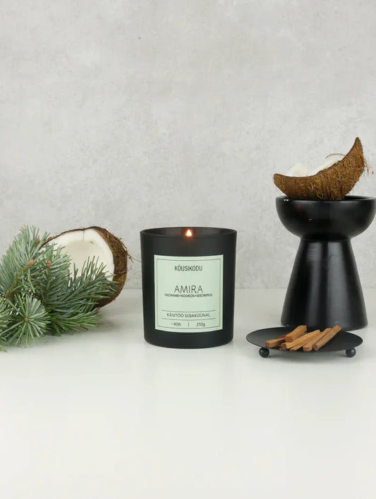 Villem Köusikodu sojaküünal “Amira" Köusikodu