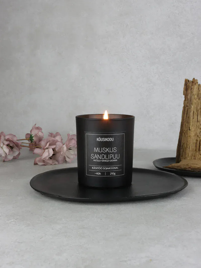 Villem Köusikodu sojaküünal “Muskus sandlipuu" Köusikodu