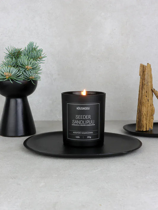 Villem Köusikodu sojaküünal “Seeder sandlipuu" Köusikodu