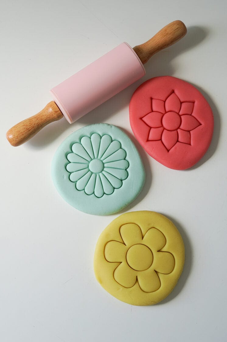 Villem MICI lõikevorm Lill kollane Mici