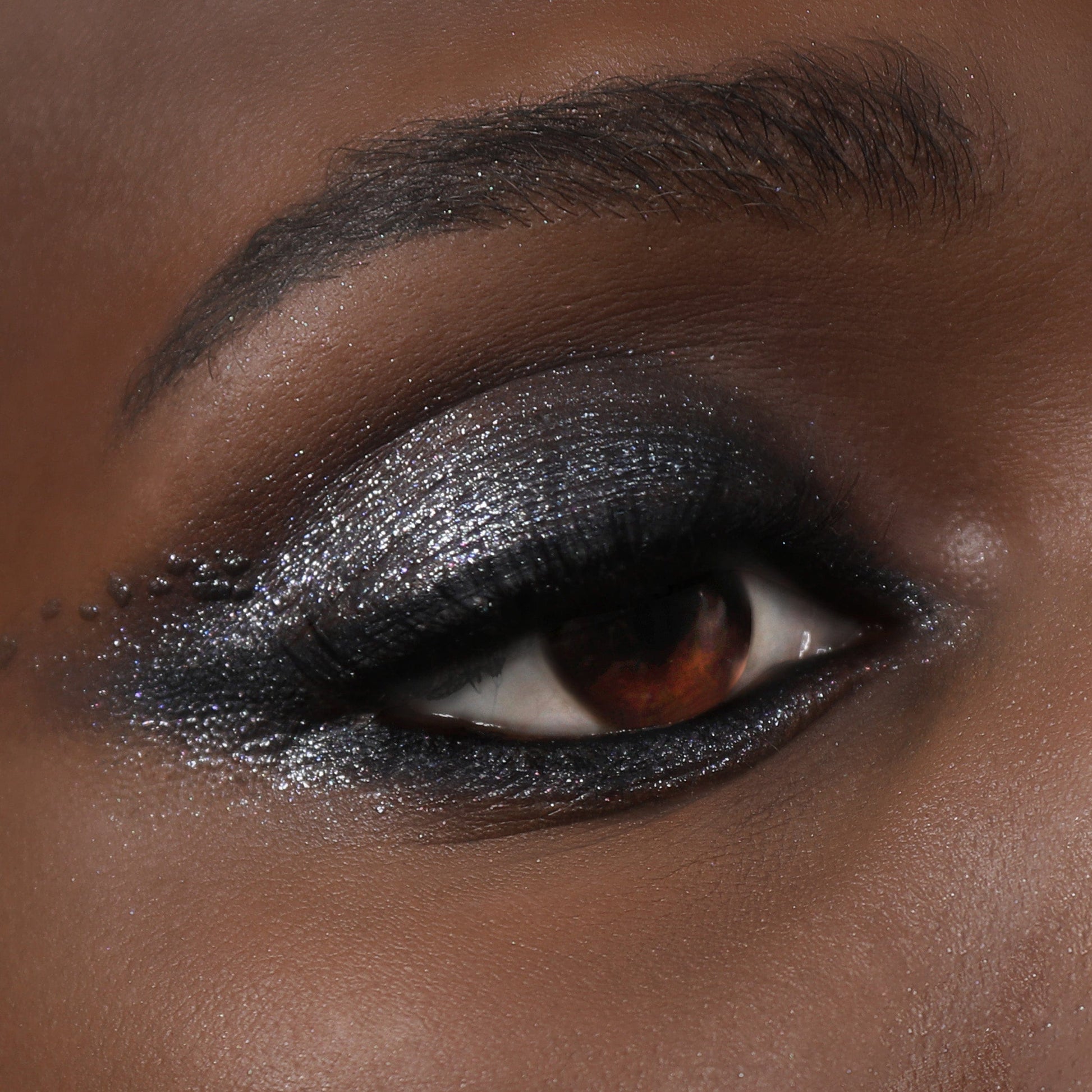 Villem MOIRA Chroma Light Shadow 024 You Up? MOIRA