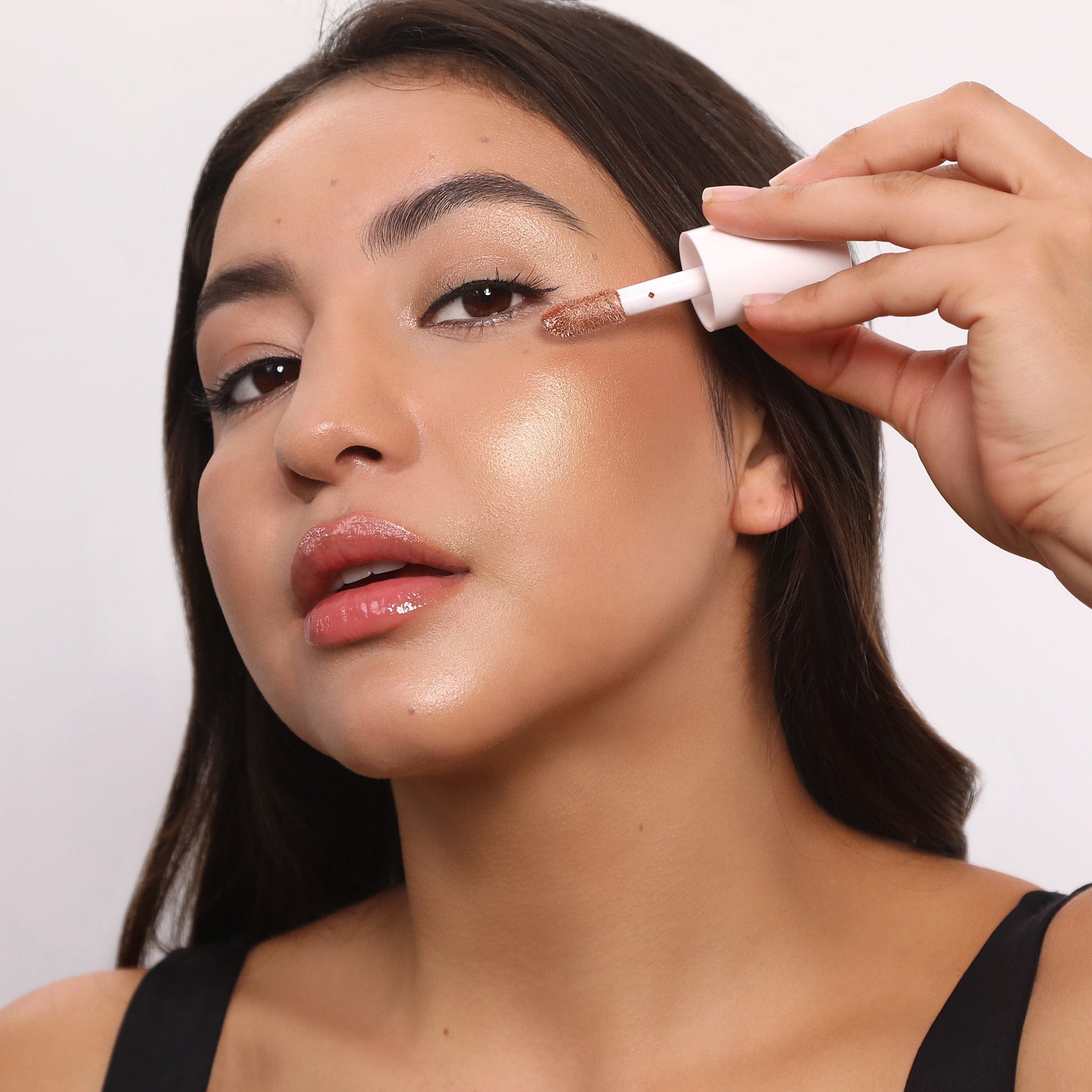 Villem MOIRA Glow Show Liquid Highlighter 002 Golden Blend MOIRA