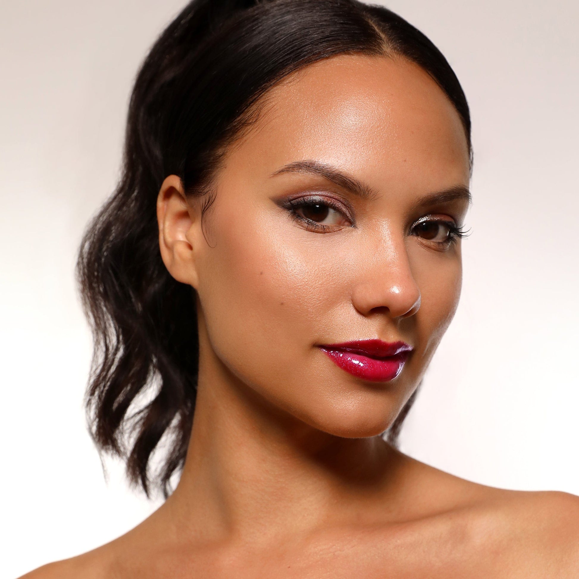 Villem MOIRA Starshine Lip Gloss 003 Outrageous MOIRA