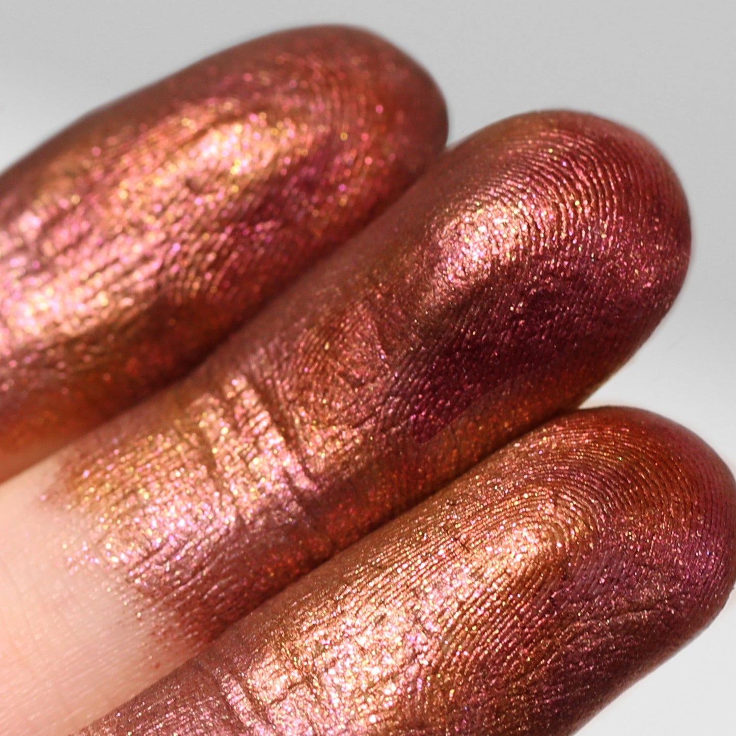 Villem MOIRA Stellar Glaze Stick Shadow 001 Risky Business MOIRA