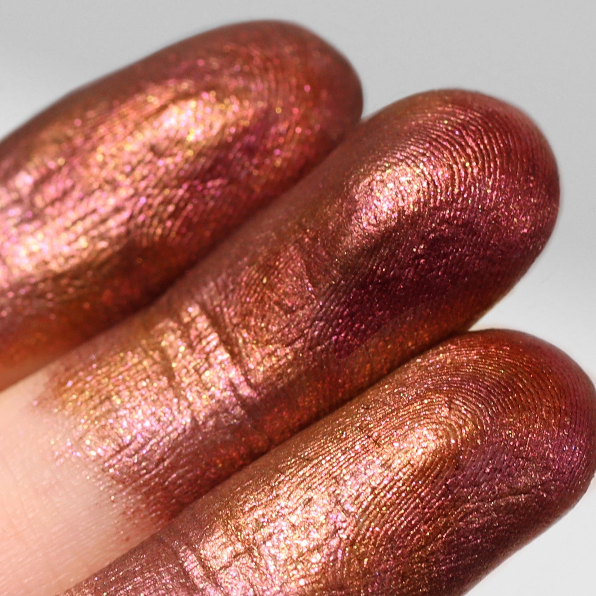 Villem MOIRA Stellar Glaze Stick Shadow 001 Risky Business MOIRA