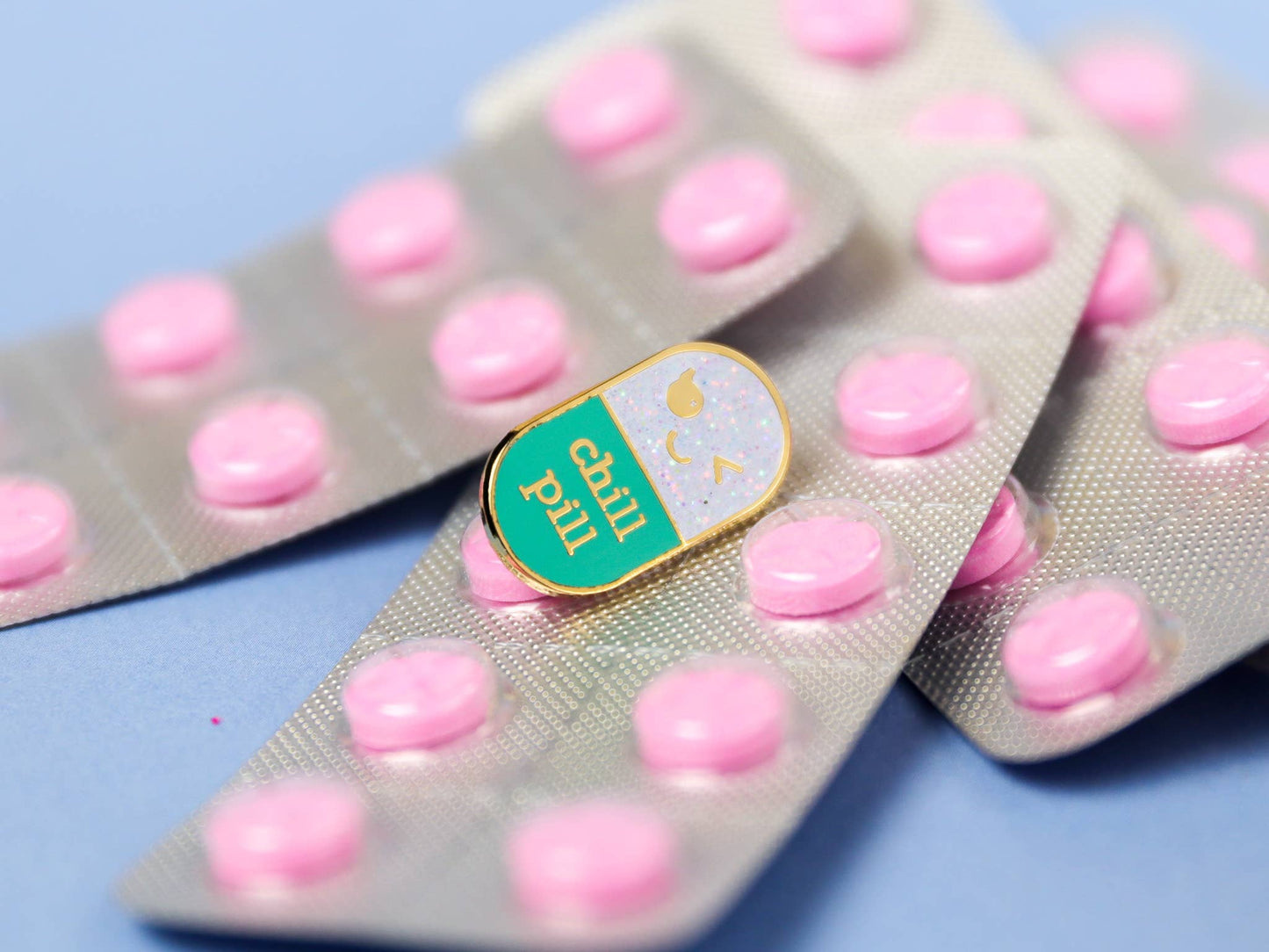 Villem Pin up  märk Chill pill mündiroheline Studio Inktvis