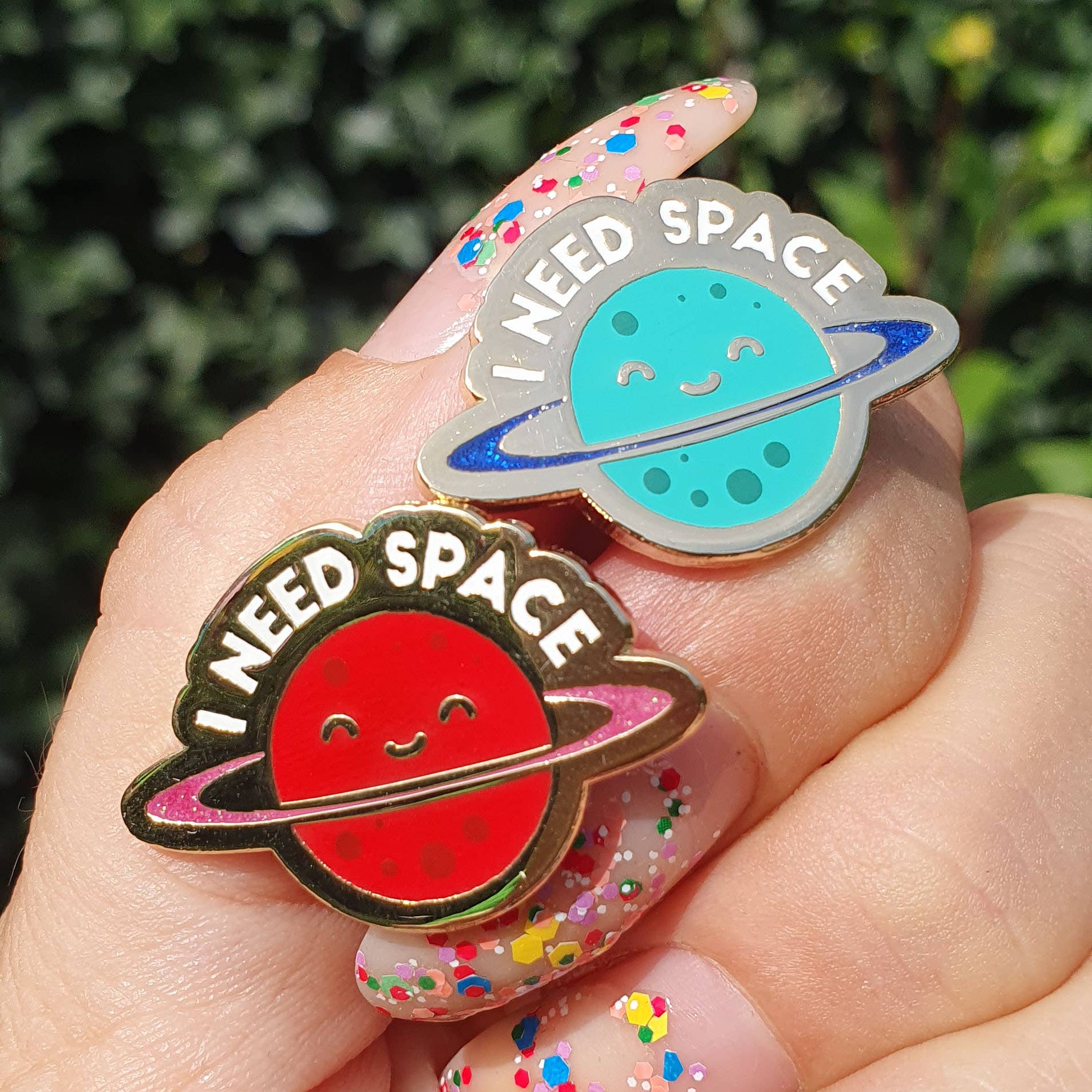 Villem Pin-up märk – “I Need Space” sinine Studio Inktvis