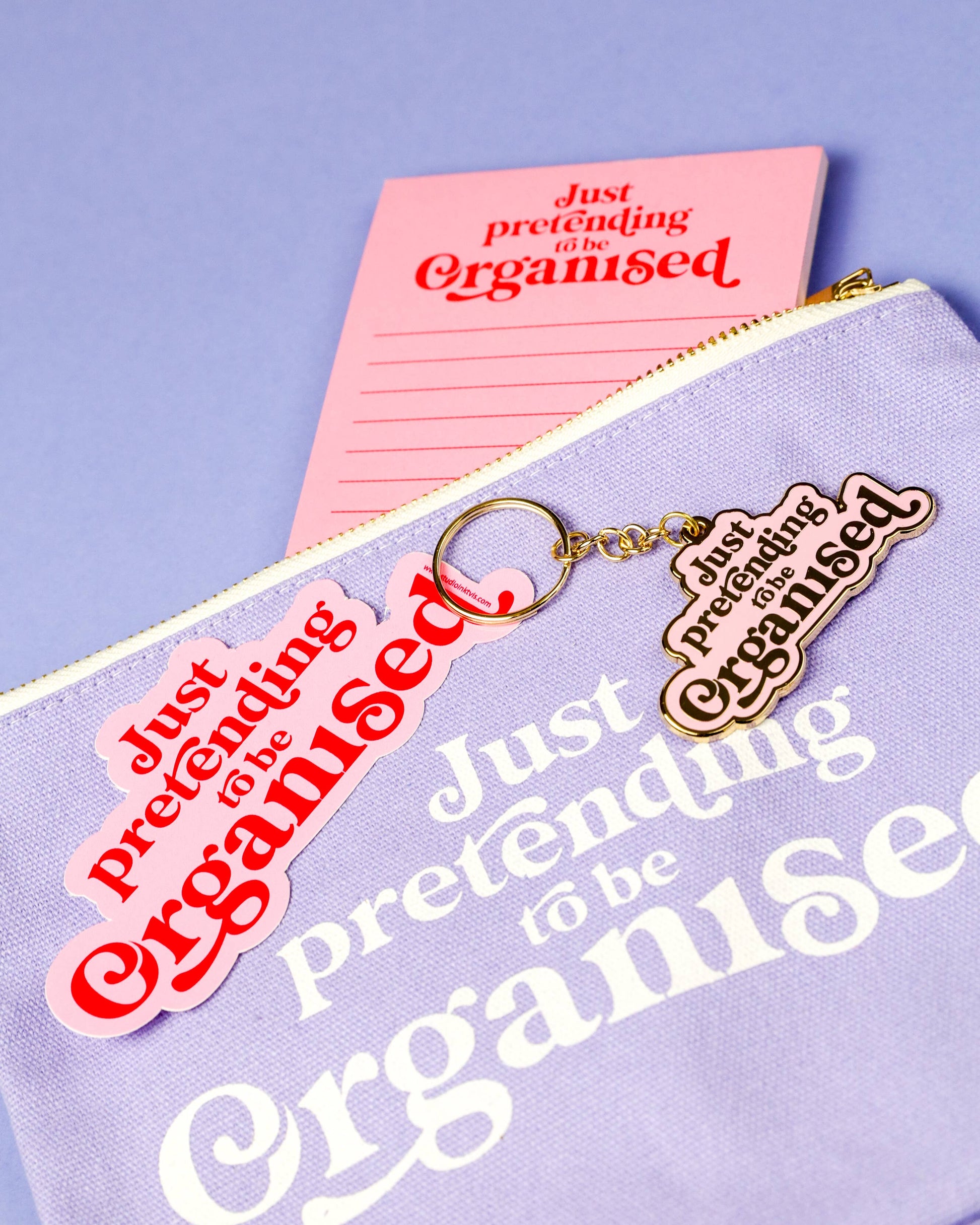 Villem Vinüülkleebis – “Just Pretending to Be Organized” Studio Inktvis