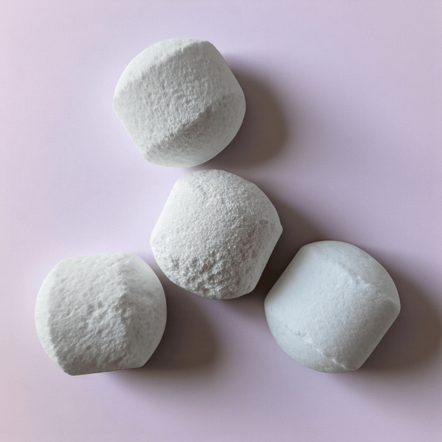 Villem Villemi kihisevad vannipallid Valged Jõulud 4 tk Villem.ee